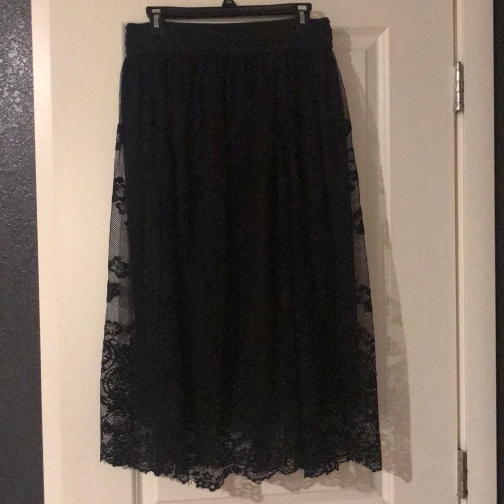 Black laced skirt
